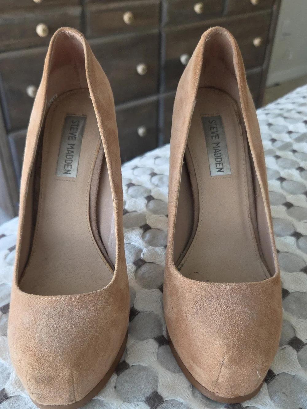 Steve Madden Soft Pink Suede Round-Toe Pump